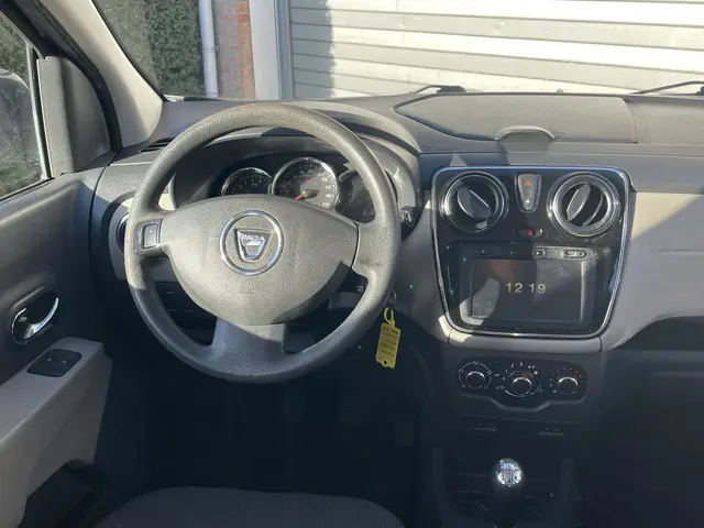 Dacia Lodgy 1.6 MPi 7p. 2013 Benzine 17