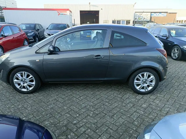 Opel Corsa 1.4-16V CRUS CONT/NAP/NAVI/TREKHAK 2012 Benzine 6