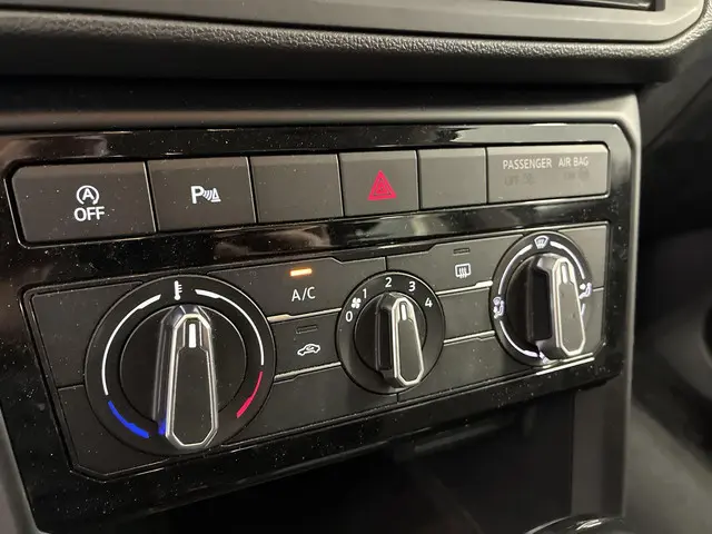 Volkswagen T-Cross 1.0 TSI 110pk DSG Life 2023 Benzine 9