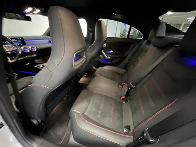 Mercedes-Benz CLA 200 AMG Line 2021 Benzine 8