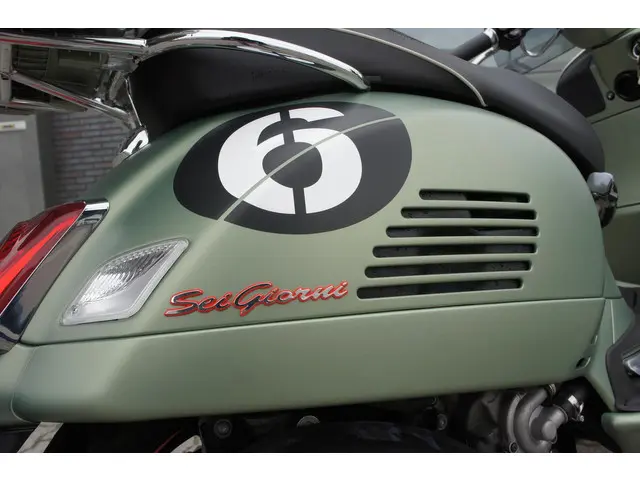 Vespa GTV 300 Sei Giorni LE 2019 Benzine 9