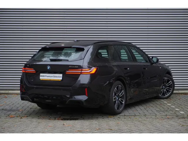 BMW i5 2