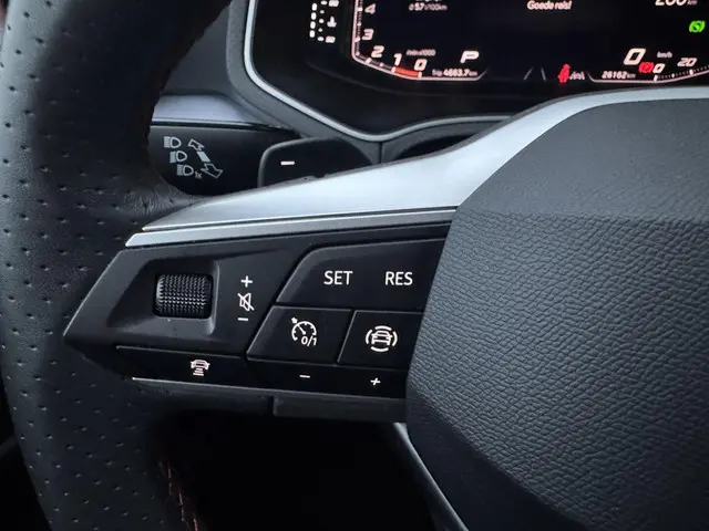 SEAT Ibiza 1.0 EcoTSI FR Business Connect 2025 Benzine 18