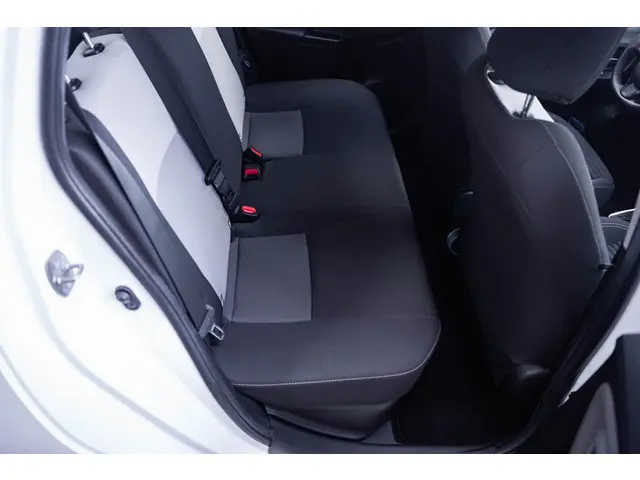 Toyota Yaris 1.5 Hybrid 115 Active 2019 Hybride Benzine 32