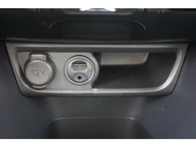 Peugeot 208 1.2 e-VTi Envy 2014 Benzine 24