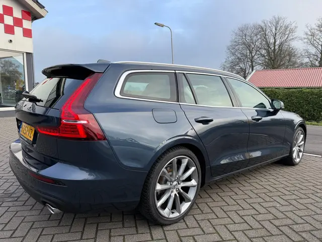 Volvo V60 2.0 T4 Inscription RIJKLAARPRIJS! 2020 Benzine 4