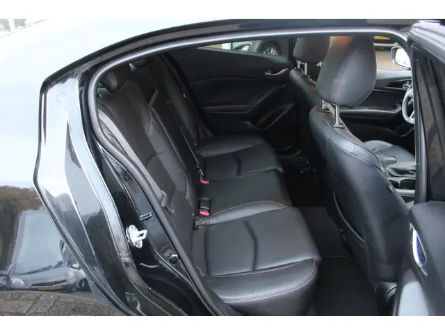 Mazda 3 2.0 GT-M//Bose//Automaat//Navi!! 2014 Benzine 26