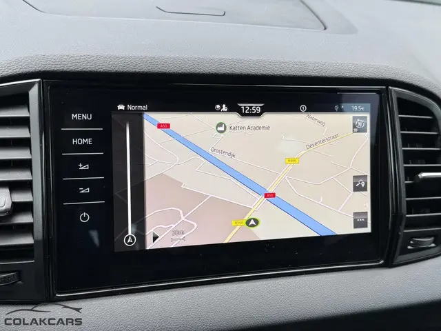 Škoda Karoq 2.0 TSI 4x4 Sportline Business 2022 Benzine 32