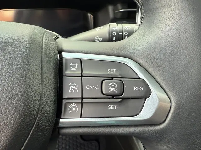 Jeep Compass 1.5T e-Hybrid Summit 2024 Hybride Benzine 18