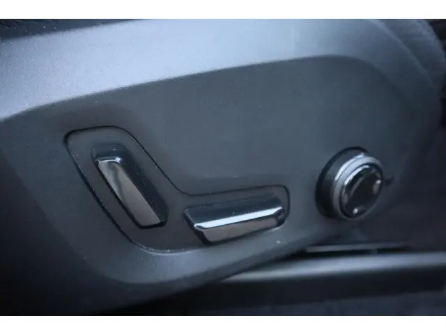 Volvo XC60 2.0 B4 INSCRIPTION 2023 Hybride Diesel 30