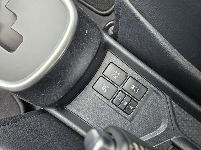 Toyota Yaris 1.5 Hybrid Dynamic 2015 Hybride Benzine 21