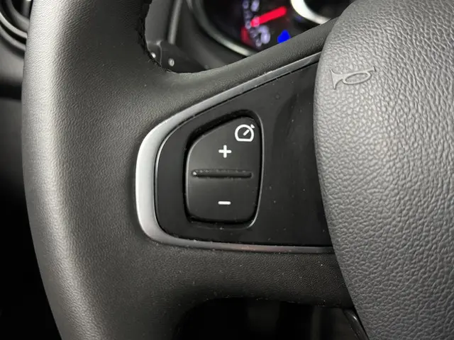 Renault Clio Estate TCe 90 Limited 2019 Benzine 20