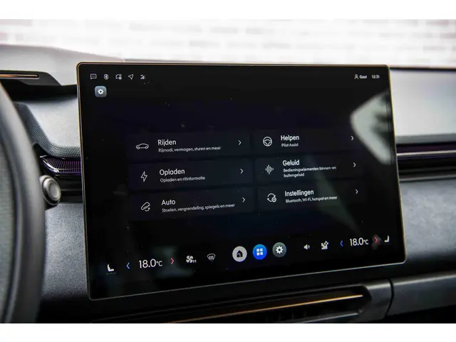 Lynk & Co 08 1.5 More 2026 Hybride Benzine 22