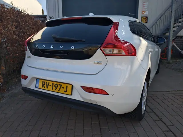 Volvo V40 2.0 D2 Ocean Race Lage km stand!! 2015 Diesel 5