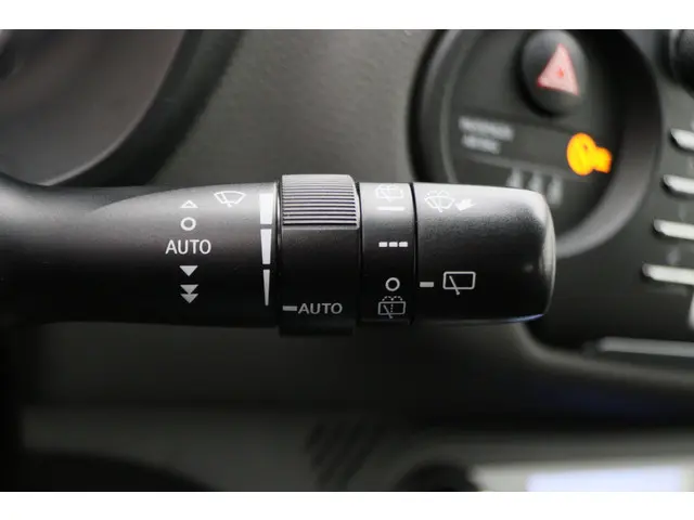 Toyota Yaris 1.5 Hybrid Executive 2018 Hybride Benzine 31