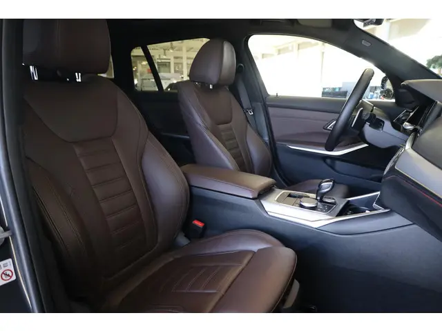BMW 3 Serie Touring 320i 2020 Benzine 8