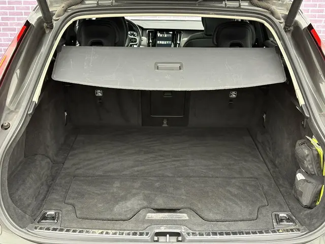 Volvo V90 Cross Country 2.0 B5 AWD Pro 2021 Benzine 13