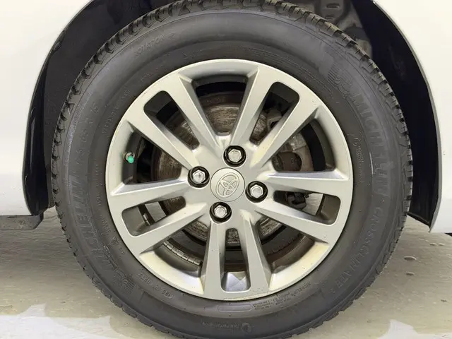 Toyota Yaris HB 1.0 VVt-i Aspiration 2015 Benzine 15