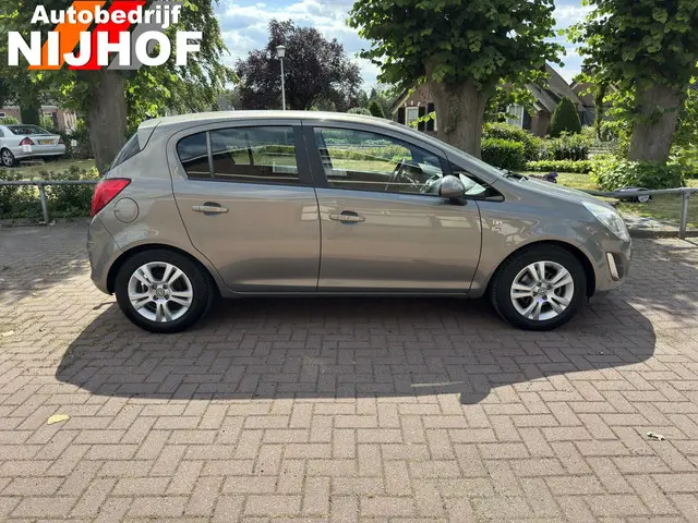 Opel Corsa 1.4-16V 2012 Benzine 7