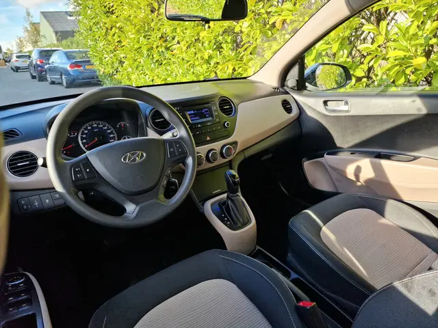 Hyundai i10 1.2i pas 68.000 Automaat 2015 Benzine 10