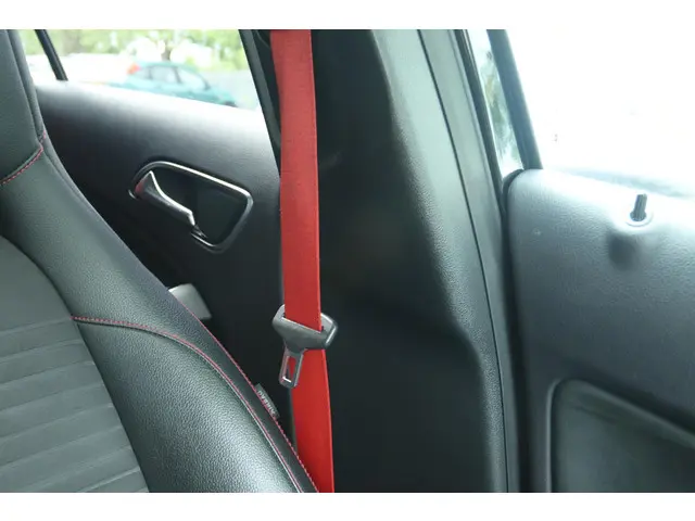 Mercedes-Benz A-Klasse AMG A45 4MATIC 2015 Benzine 7