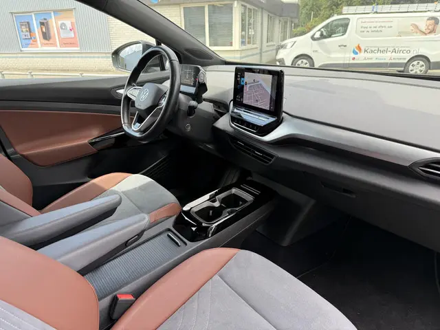 Volkswagen ID.4 Aut. First Edition 77kWh 2020 Elektrisch 13