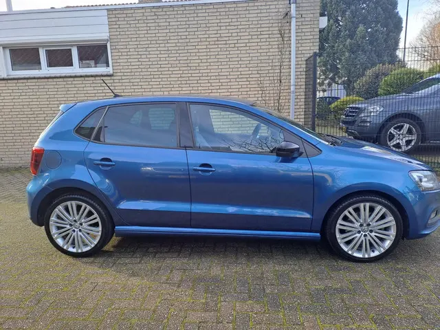 Volkswagen Polo 2