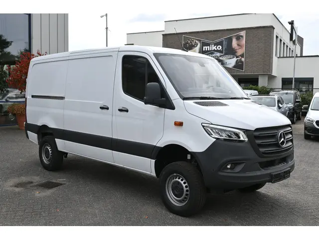 Mercedes-Benz Sprinter 319 CDI L2H1 4x4 2024 Diesel 9