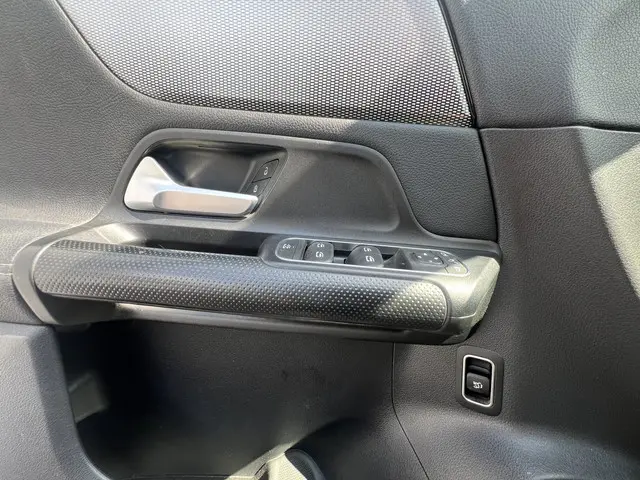 Mercedes-Benz B-Klasse 180 Advantage 2019 Benzine 13