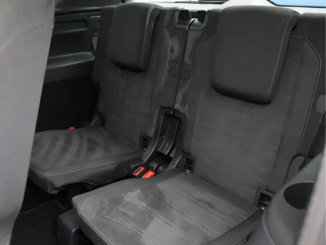 Volkswagen Touran 1.5 TSI Highline 7-zits 2023 Benzine 27