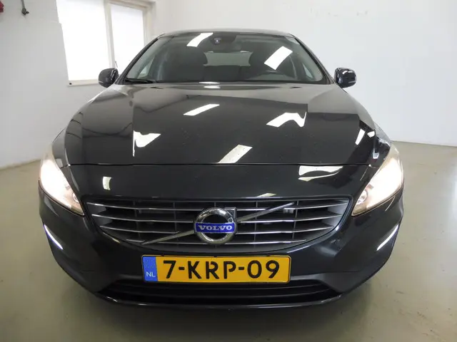 Volvo V60 1.6 T4 Kinetic 2013 Benzine 27