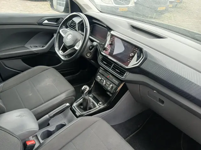 Volkswagen T-Cross 1.0 TSI Life SCHADEAUTO!!! 2019 Benzine 17