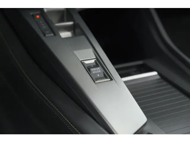 Peugeot 308 SW PureTech 130 EAT8 GT 2023 Benzine 44