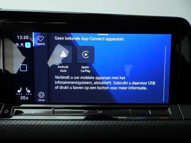 Volkswagen Golf 1.5 eTSI R-Line Business 2024 Benzine 24