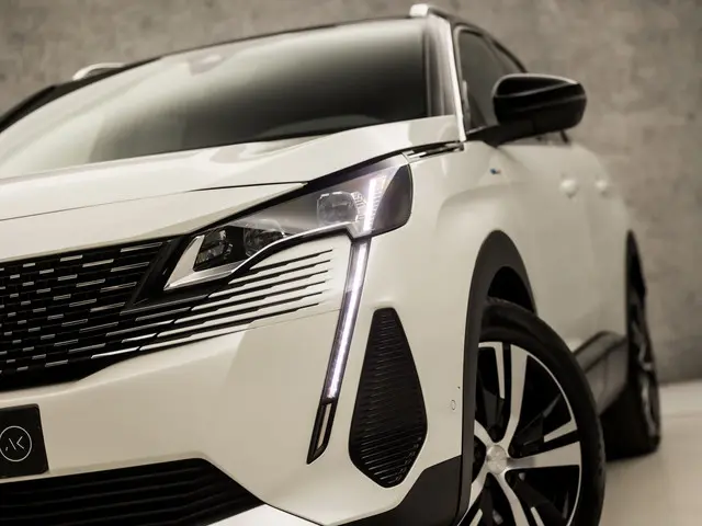 Peugeot 3008 1.6 HYbrid 225 GT 2021 Hybride Benzine 15