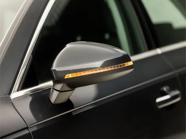 Audi A4 Avant 2.0 TFSI ultra Sport 2016 Benzine 34