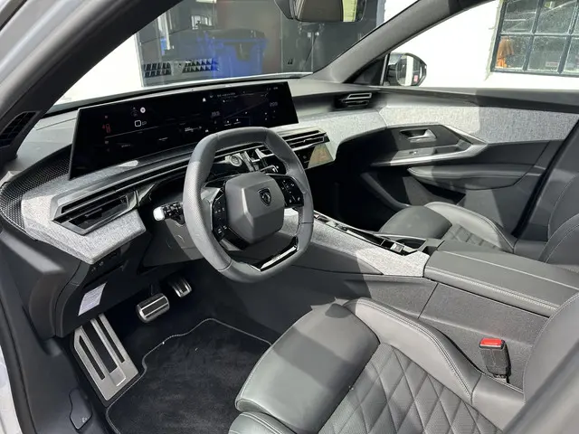 Peugeot 3008 1.2 Hybrid 145 GT 2024 Hybride Benzine 11