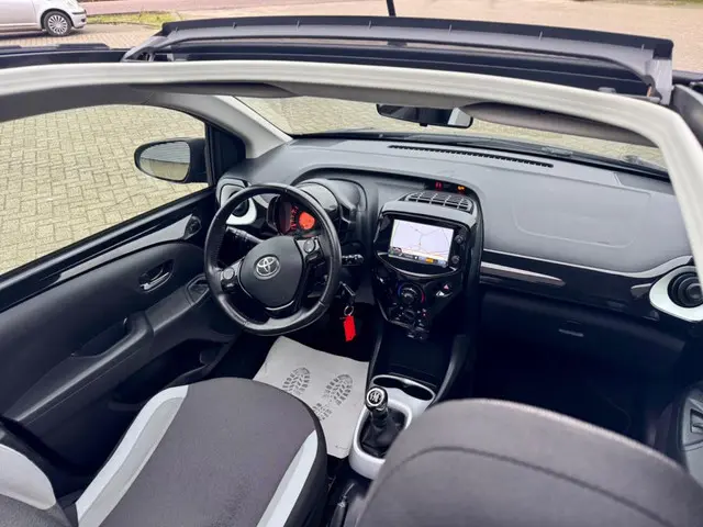 Toyota Aygo 1.0 VVT-i x-now 2016 Benzine 10
