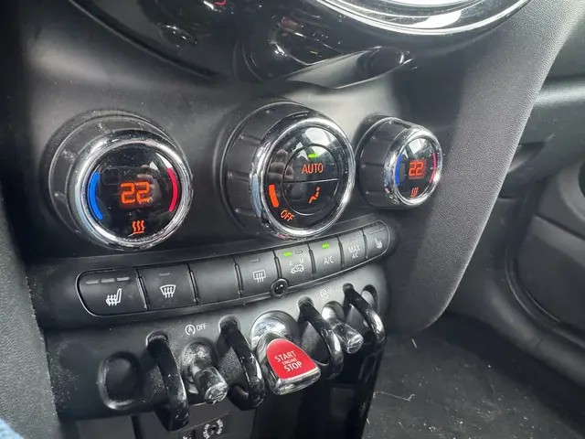 MINI Cooper Mini 1.5 Chili Business 2014 Benzine 9