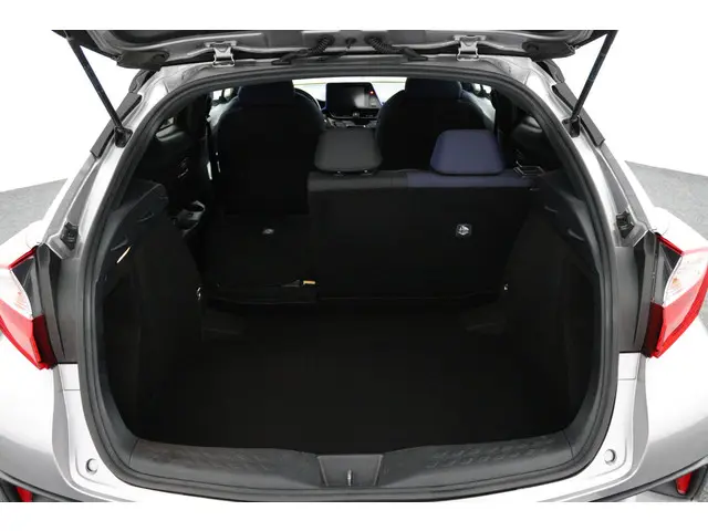 Toyota C-HR 1.2 Bi-Tone 2017 Benzine 24