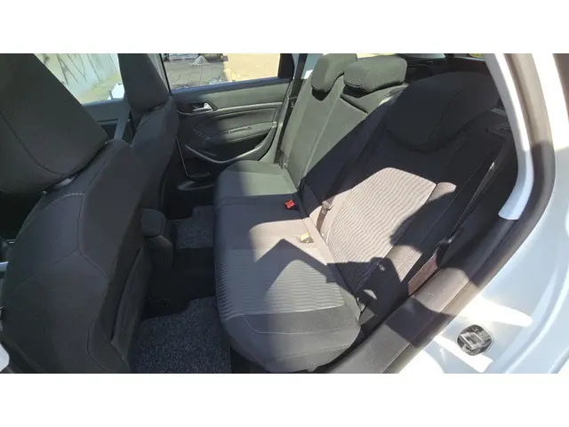 Peugeot 308 SW 1.2 PureTech Blue Lion 2017 Benzine 32