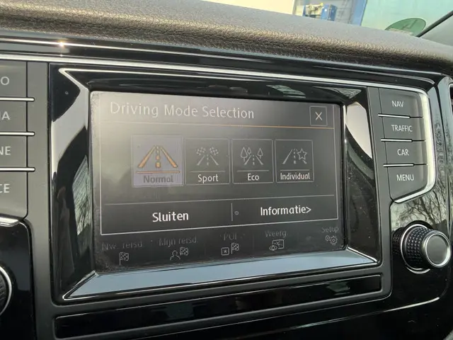 Volkswagen Golf Sportsvan 1.4 TSI Highline 2014 Benzine 23