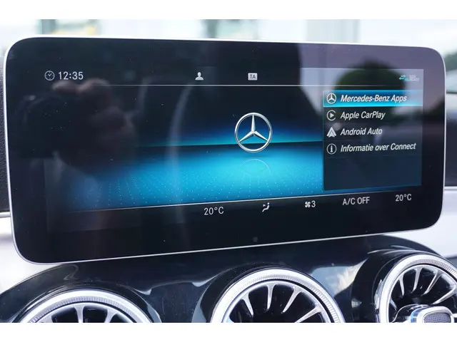 Mercedes-Benz C-Klasse Cabrio 180 AMG 2020 Benzine 15
