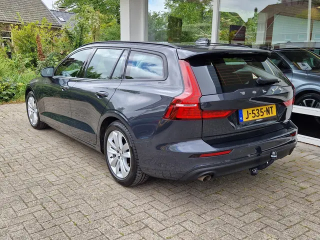 Volvo V60 2.0 T4 Momentum 2019 Benzine 9