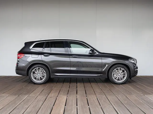 BMW X3 xDrive30e 2021 Hybride Benzine 4