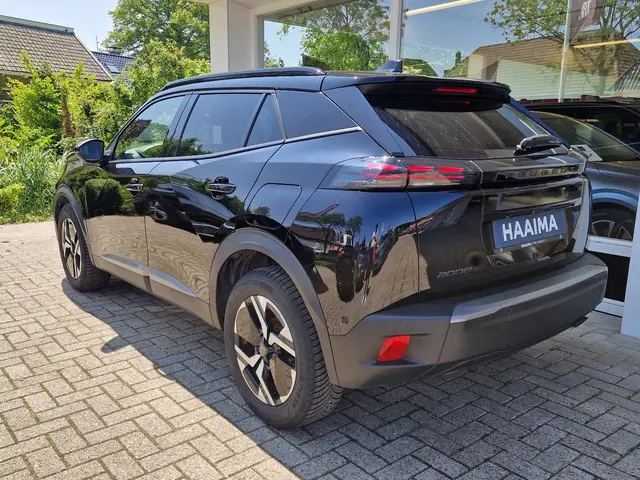 Peugeot 2008 1.2 PureTech Allure 2024 Benzine 24