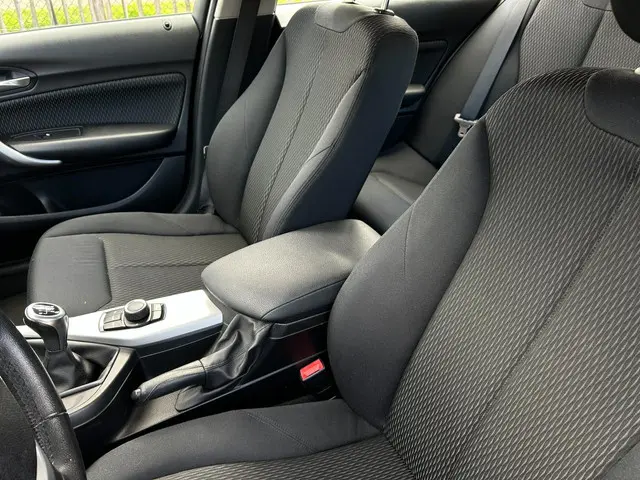 BMW 1 Serie 114i Business+ 2012 Benzine 5