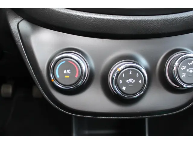 Opel KARL 1.0 ecoFLEX 120 Jaar Edition 2019 Benzine 17