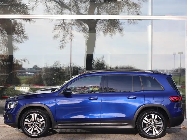 Mercedes-Benz GLB 180 Luxury Line 2023 Benzine 4