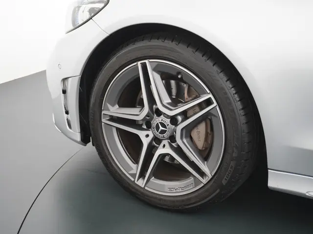 Mercedes-Benz C-Klasse 180 AMG line 2019 Benzine 7